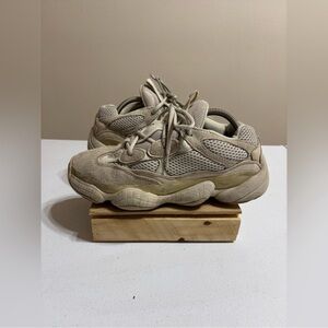 adidas Yeezy 500 Blush Kanye West Sz 8.5
Used Rare OG Retro